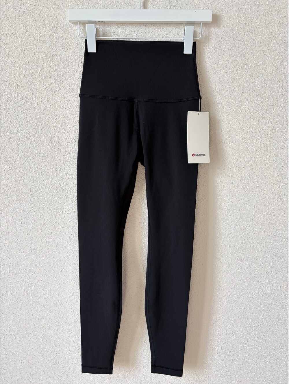 Lululemon Wunder Under SHR Tight 28" Inseam Black Size 4 Neutral Sporty